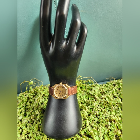 80s GUCCI Wrist Clock Roman Numeral Brown Leather Band Silver Gold Octagon Watch - Picture 8 of 16